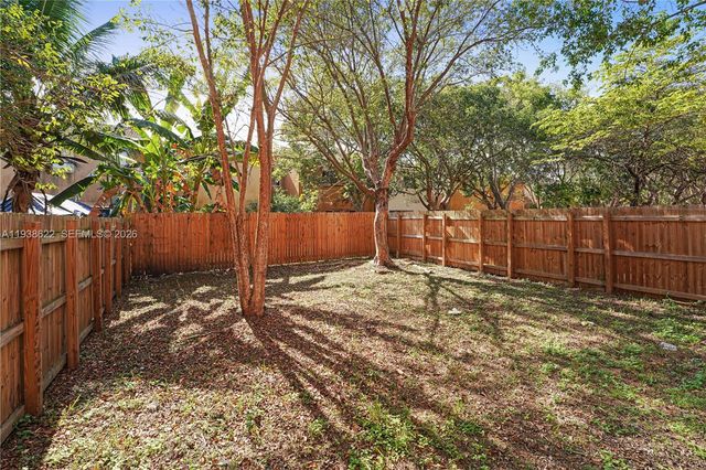 631 SW 10th St, Florida City, FL 33034