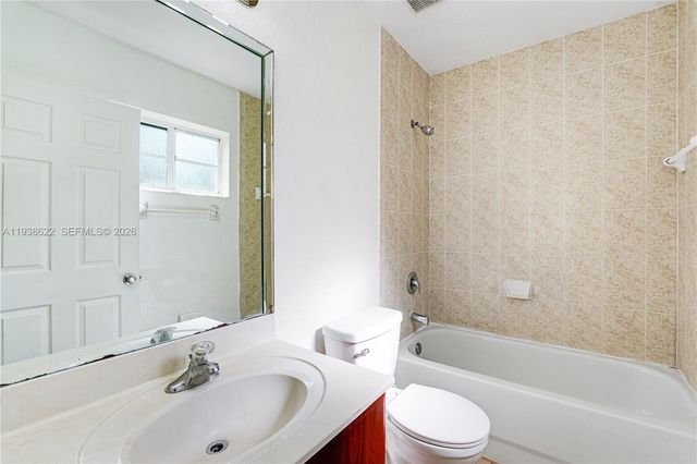 631 SW 10th St, Florida City, FL 33034