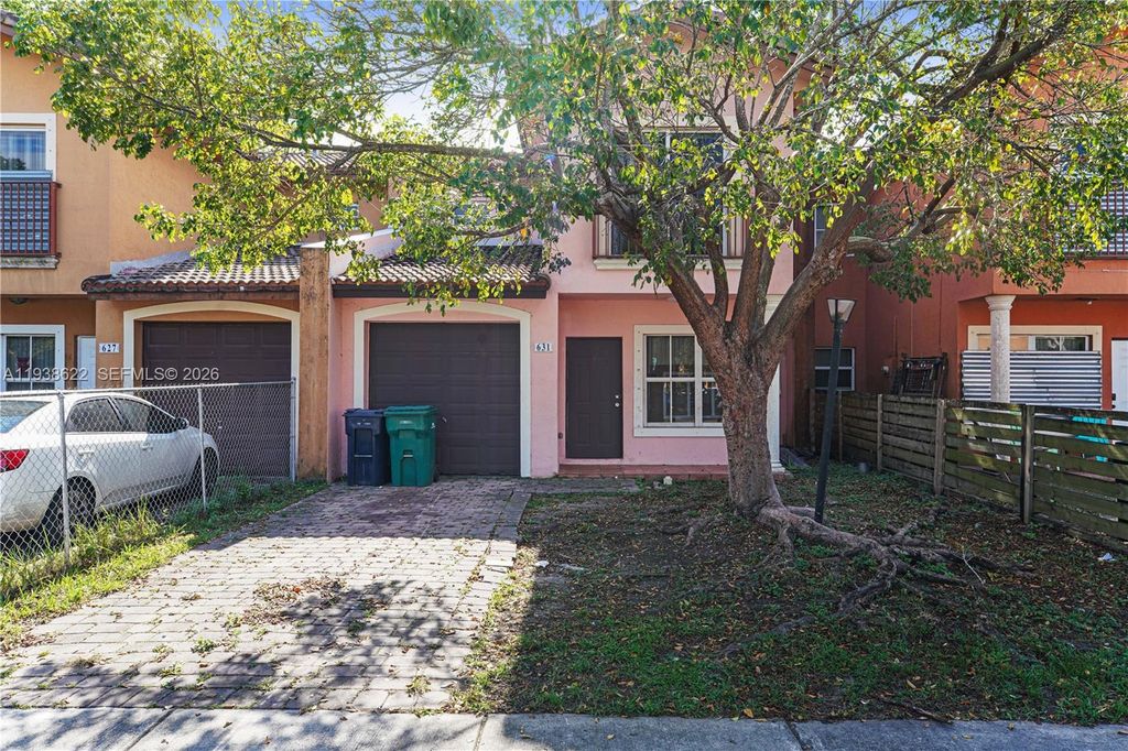 631 SW 10th St, Florida City, FL 33034
