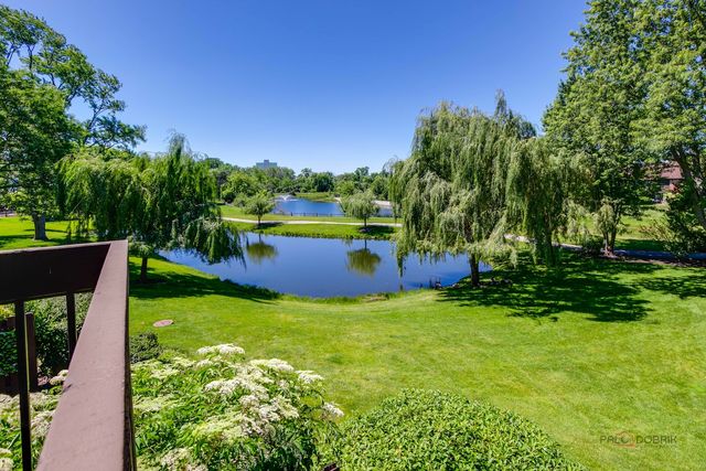 3875 S Mission Hills Road, Northbrook, IL 60062