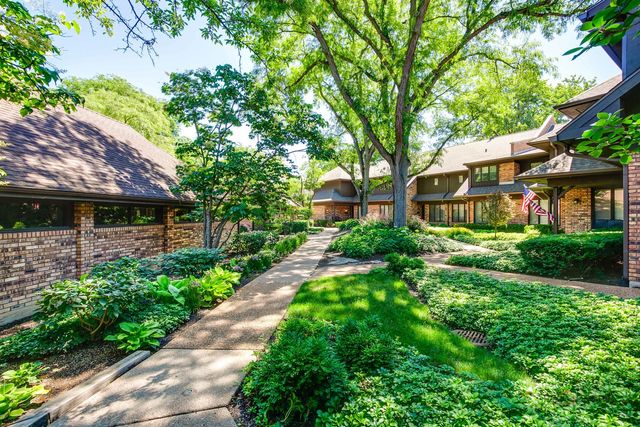 3875 S Mission Hills Road, Northbrook, IL 60062