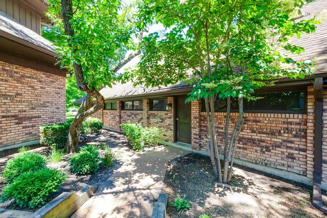 3875 S Mission Hills Road, Northbrook, IL 60062