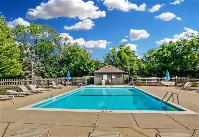 3875 S Mission Hills Road, Northbrook, IL 60062