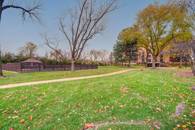 3875 S Mission Hills Road, Northbrook, IL 60062
