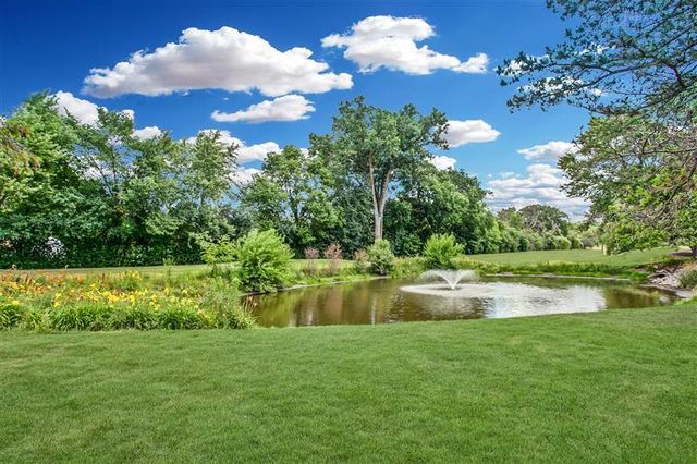 3875 S Mission Hills Road, Northbrook, IL 60062