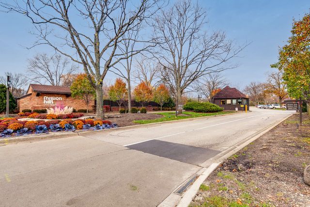 3875 S Mission Hills Road, Northbrook, IL 60062