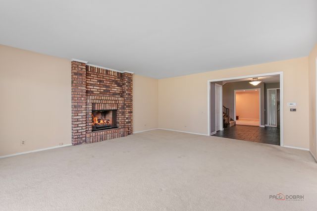 3875 S Mission Hills Road, Northbrook, IL 60062