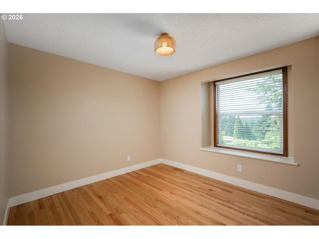 15931 Se HEIDI Ln, Damascus, OR 97089