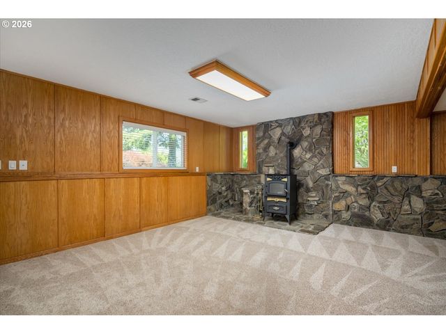 15931 Se HEIDI Ln, Damascus, OR 97089