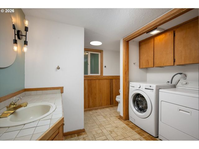 15931 Se HEIDI Ln, Damascus, OR 97089