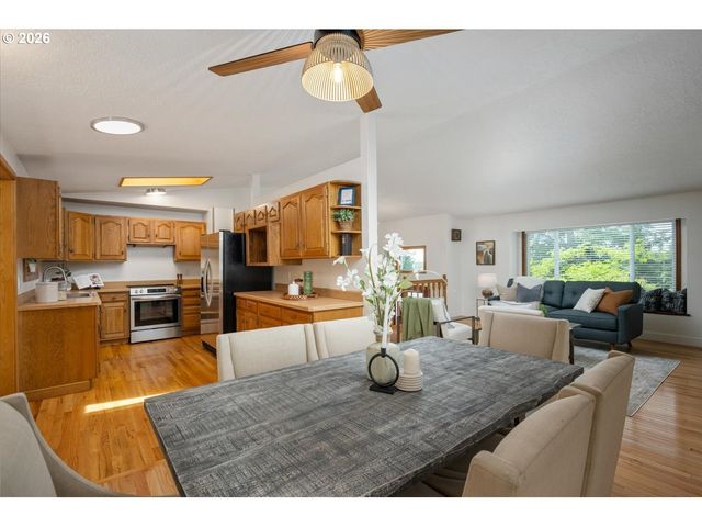 15931 Se HEIDI Ln, Damascus, OR 97089