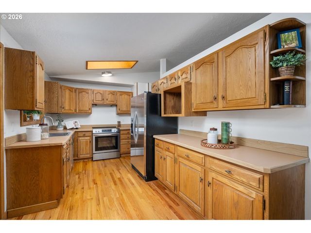 15931 Se HEIDI Ln, Damascus, OR 97089