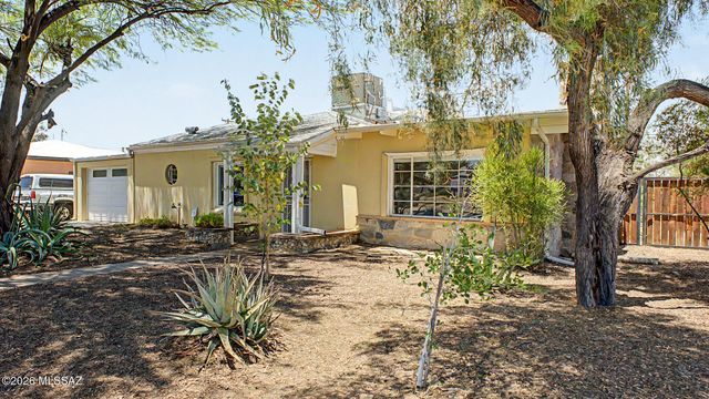 3973 E Desmond Lane, Tucson, AZ 85712