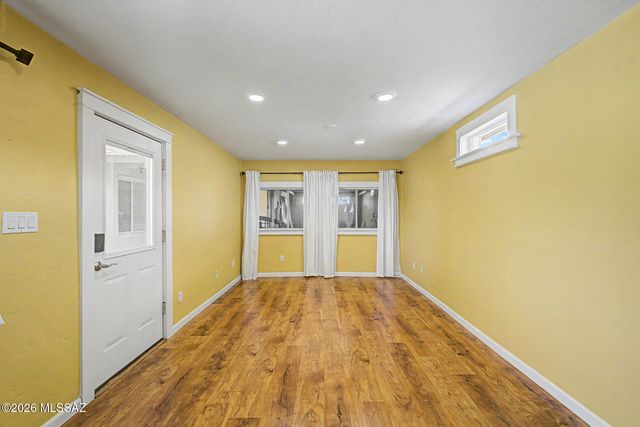 3973 E Desmond Lane, Tucson, AZ 85712