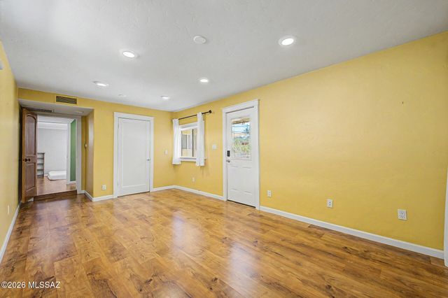 3973 E Desmond Lane, Tucson, AZ 85712