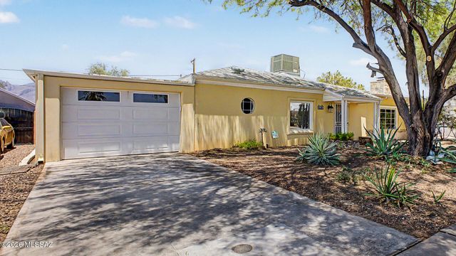3973 E Desmond Lane, Tucson, AZ 85712