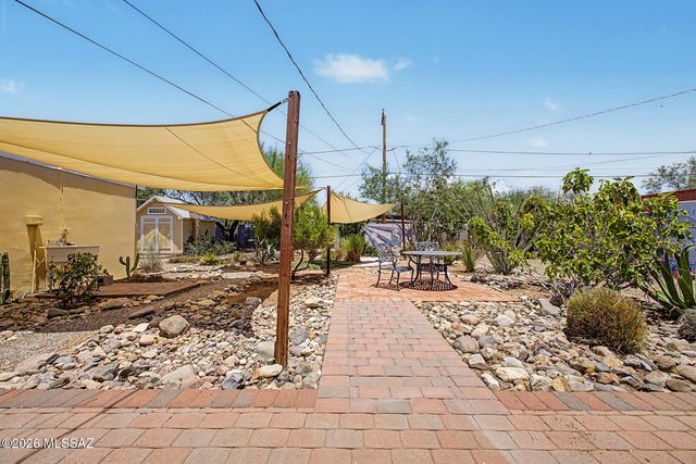 3973 E Desmond Lane, Tucson, AZ 85712