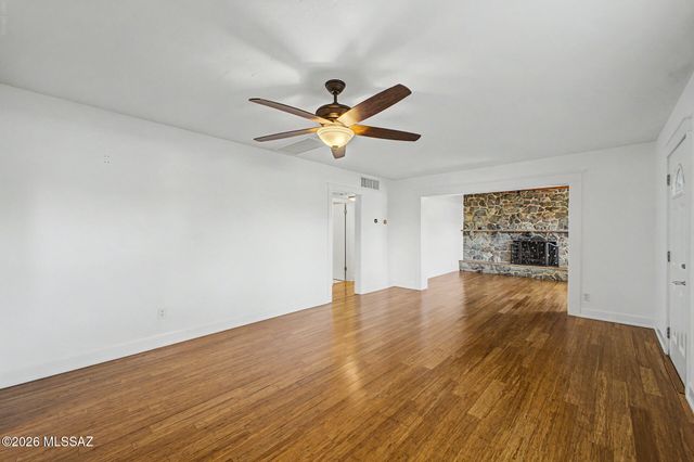 3973 E Desmond Lane, Tucson, AZ 85712
