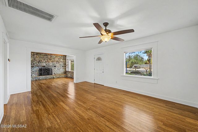 3973 E Desmond Lane, Tucson, AZ 85712