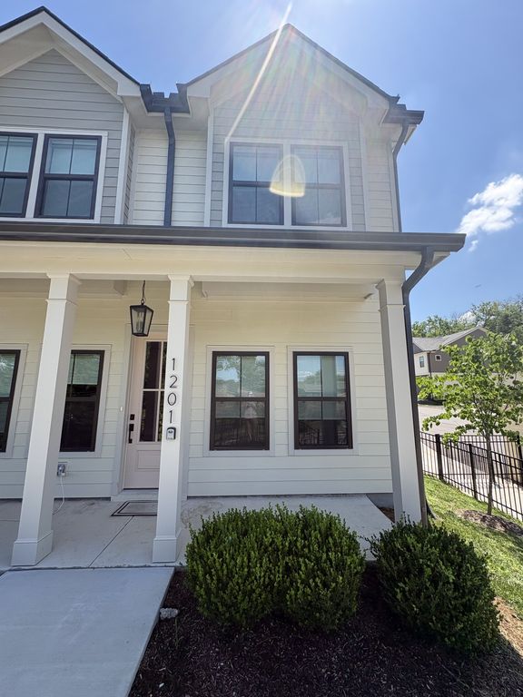 1201 Valerie Ln, Nashville, TN 37211