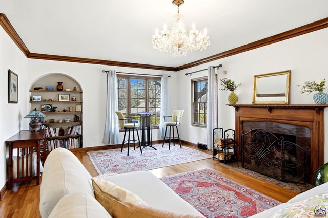 3315 SW 15th ST, Topeka, KS 66604