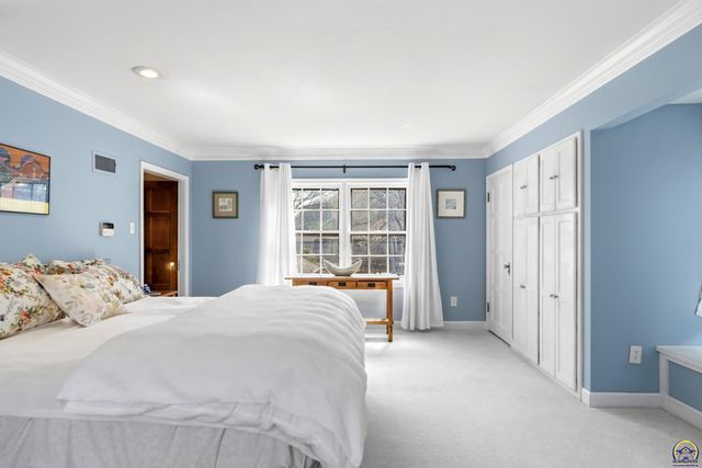 3315 SW 15th ST, Topeka, KS 66604