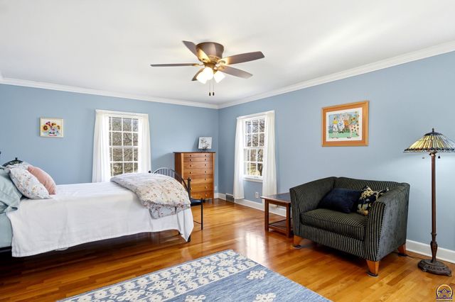 3315 SW 15th ST, Topeka, KS 66604