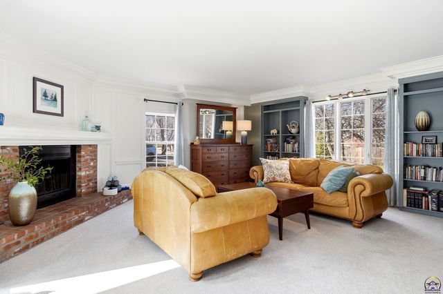 3315 SW 15th ST, Topeka, KS 66604