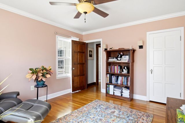 3315 SW 15th ST, Topeka, KS 66604