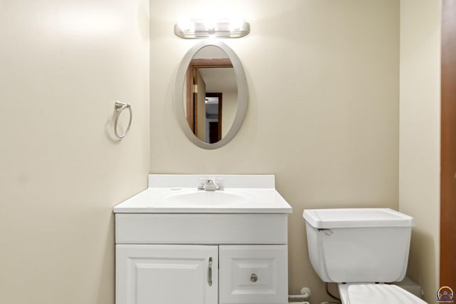 3315 SW 15th ST, Topeka, KS 66604