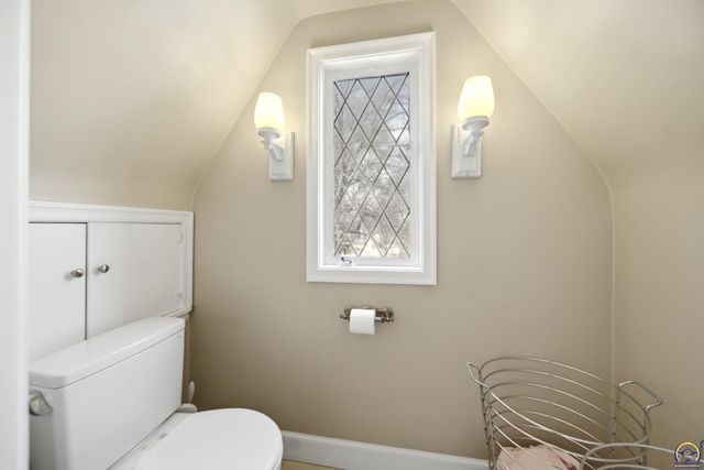 3315 SW 15th ST, Topeka, KS 66604