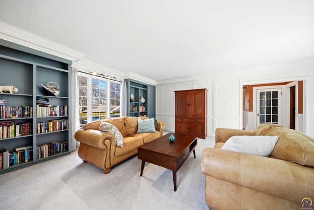 3315 SW 15th ST, Topeka, KS 66604