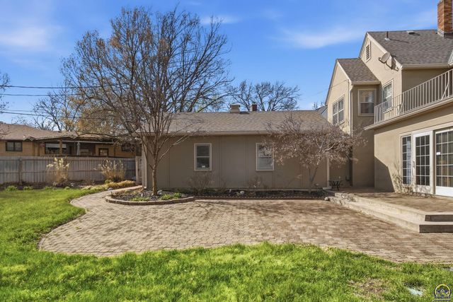 3315 SW 15th ST, Topeka, KS 66604