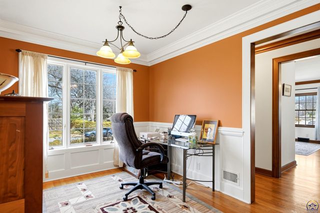 3315 SW 15th ST, Topeka, KS 66604