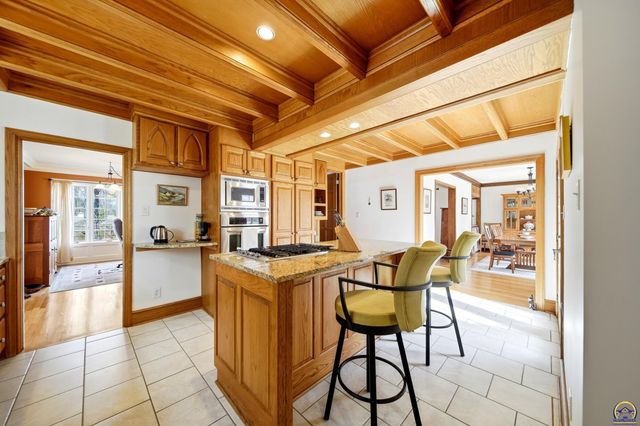 3315 SW 15th ST, Topeka, KS 66604