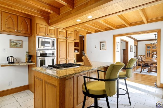 3315 SW 15th ST, Topeka, KS 66604