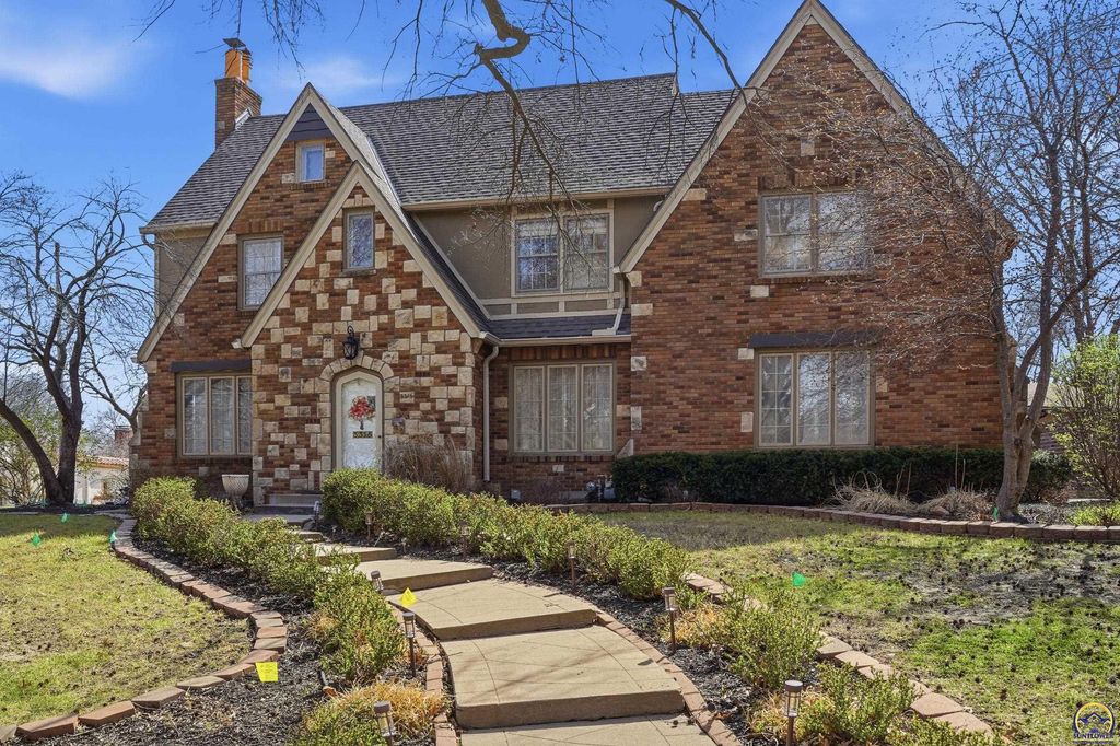 3315 SW 15th ST, Topeka, KS 66604