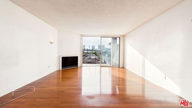 450 S Maple Drive 403, Beverly Hills, CA 90212