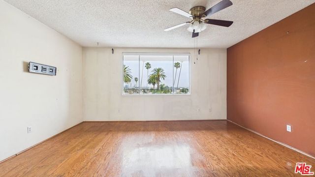 450 S Maple Drive 403, Beverly Hills, CA 90212