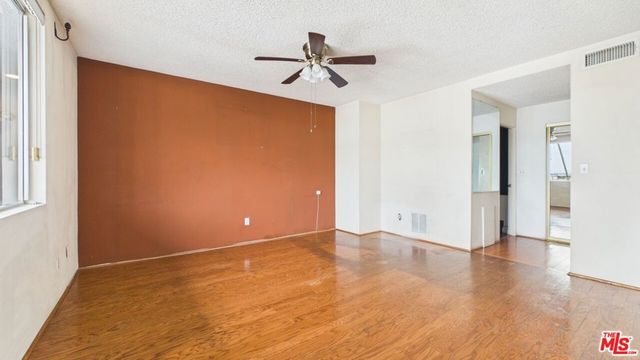 450 S Maple Drive 403, Beverly Hills, CA 90212