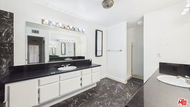 450 S Maple Drive 403, Beverly Hills, CA 90212