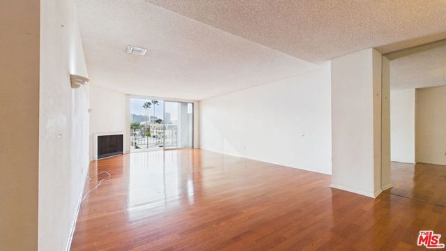 450 S Maple Drive 403, Beverly Hills, CA 90212