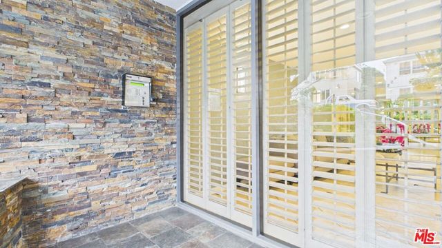 450 S Maple Drive 403, Beverly Hills, CA 90212