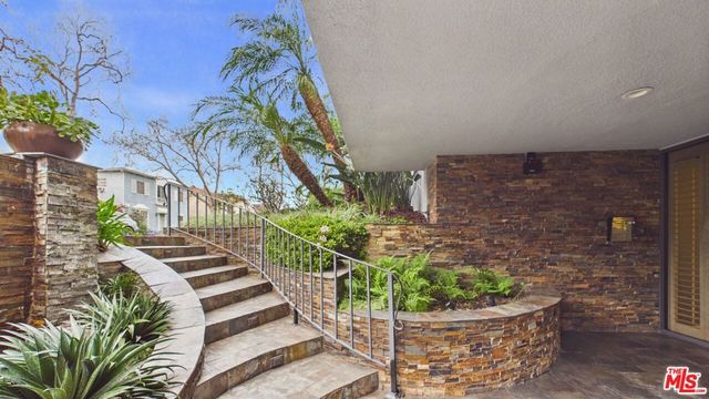 450 S Maple Drive 403, Beverly Hills, CA 90212