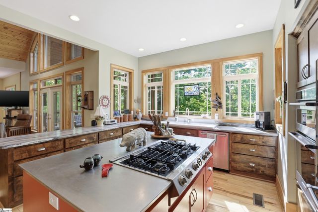 123 Summit Pine, Sunset, SC 29685