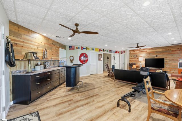 123 Summit Pine, Sunset, SC 29685
