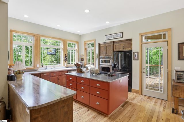123 Summit Pine, Sunset, SC 29685