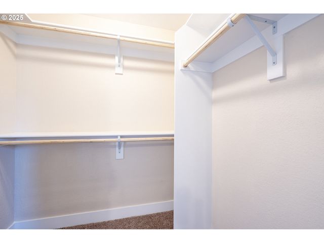 117 E JERSEY St, Gladstone, OR 97027