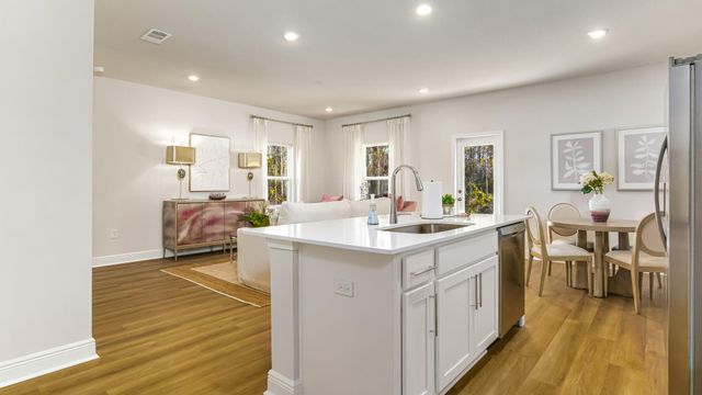 42 Hatten Court, Mary Esther, FL 32569