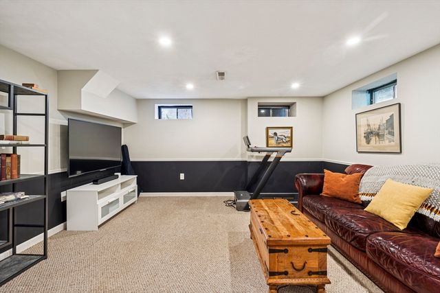 9 Mill St, Pembroke, MA 02359